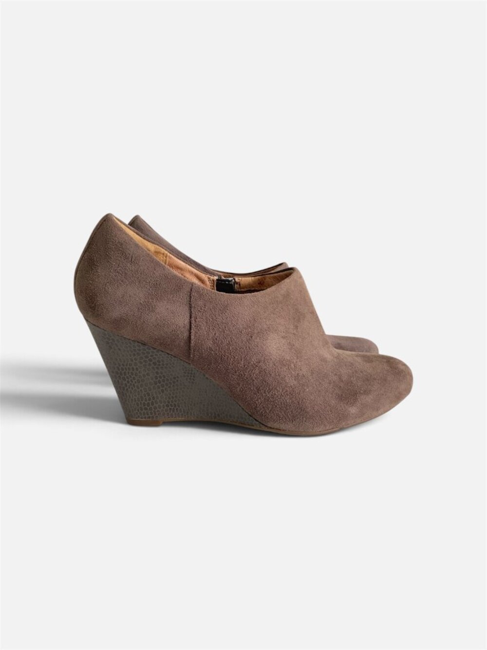 Clarks Brown Suede Snake Print Wedge Shoes 8 M Ankle Booties